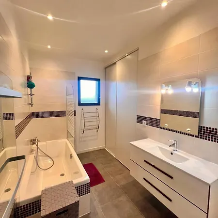Maison Terra Bella, Experience Authentique En Plein Coeur Du Maquis, Piscine Feriehus